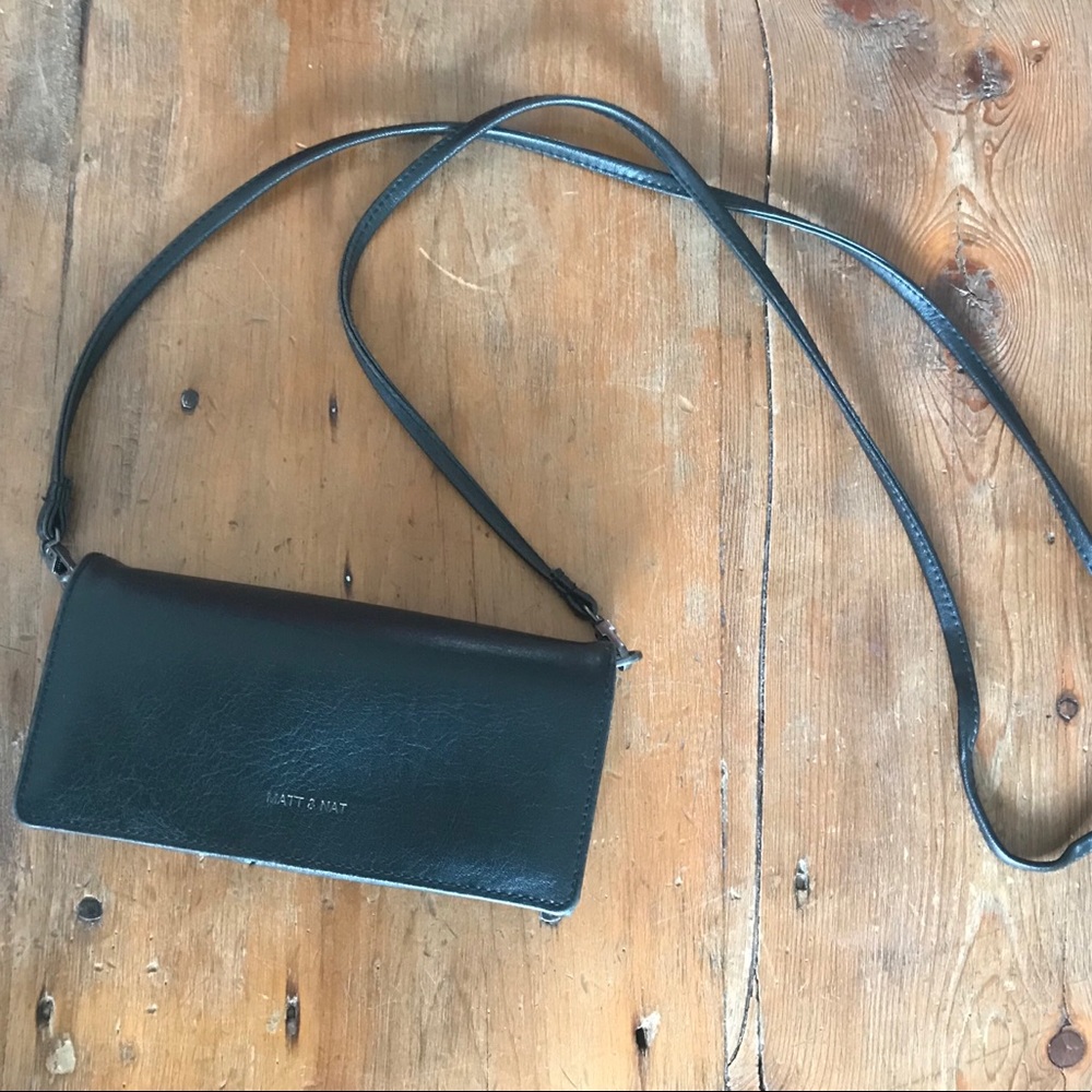 Matt and Nat Vegan Leather Wallet Bag